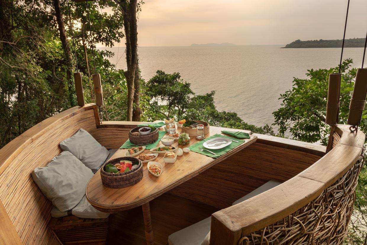 10 Crazy Dining Experiences Around the World You Won’t Believe Exist