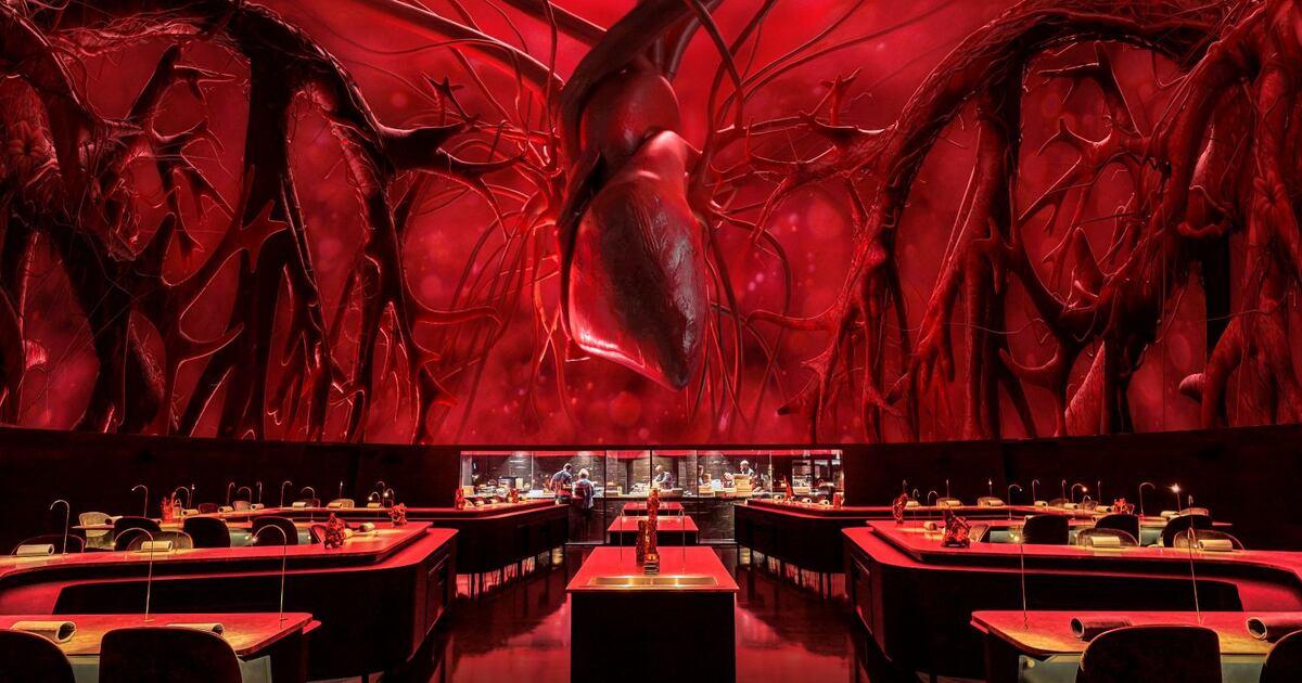 10 Crazy Dining Experiences Around the World You Won’t Believe Exist