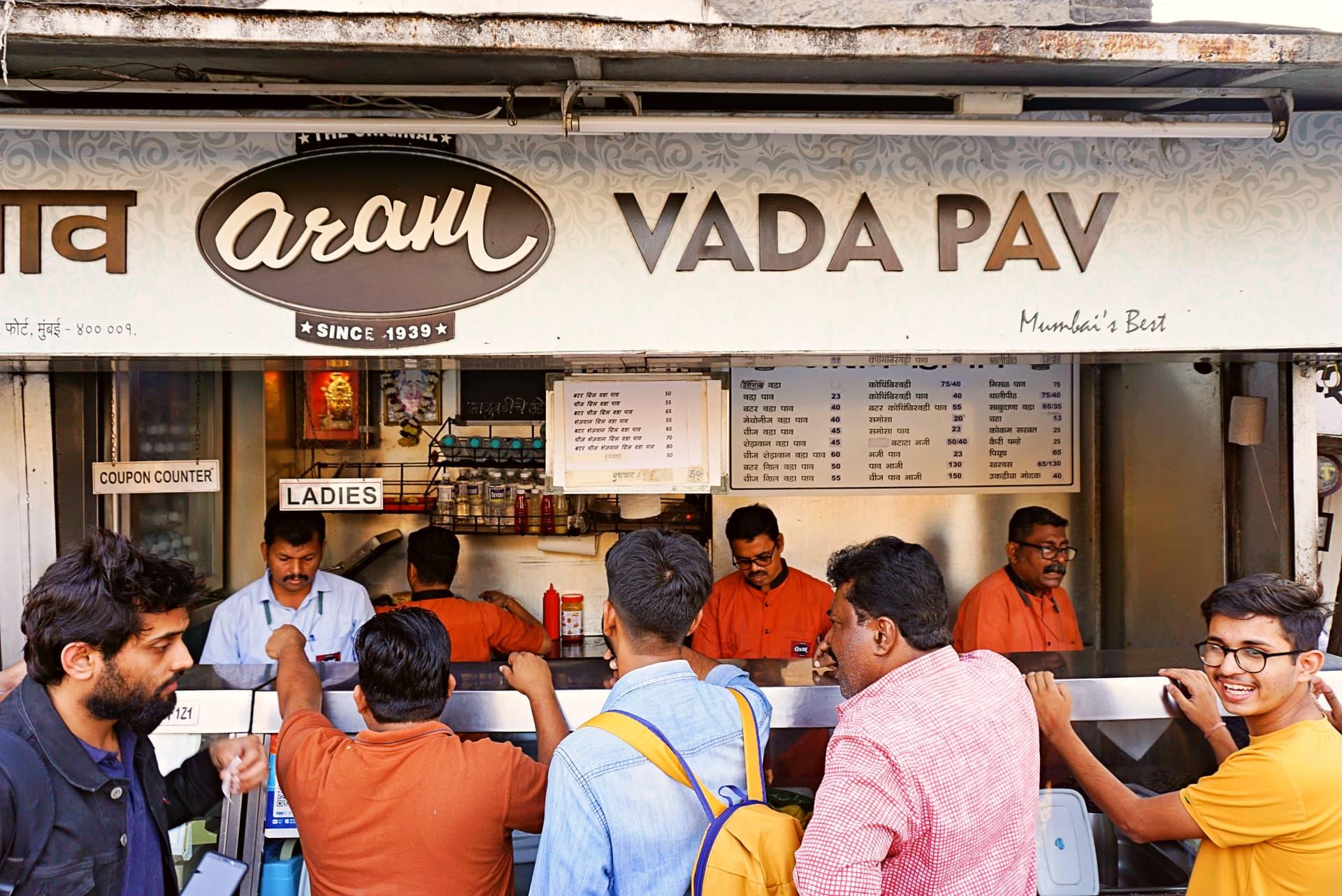 10 Street Food Cafés & Local Eateries Around the World You Need to Try