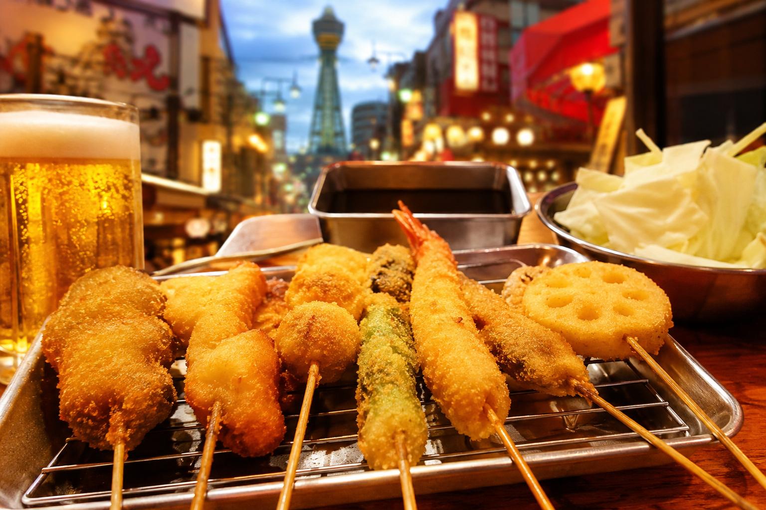 10 Street Food Cafés & Local Eateries Around the World You Need to Try