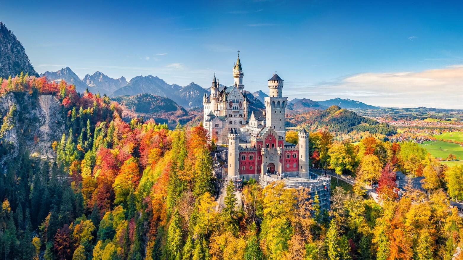 Best Fall Travel Destinations Around the World: 10 Places to See Autumn Colors