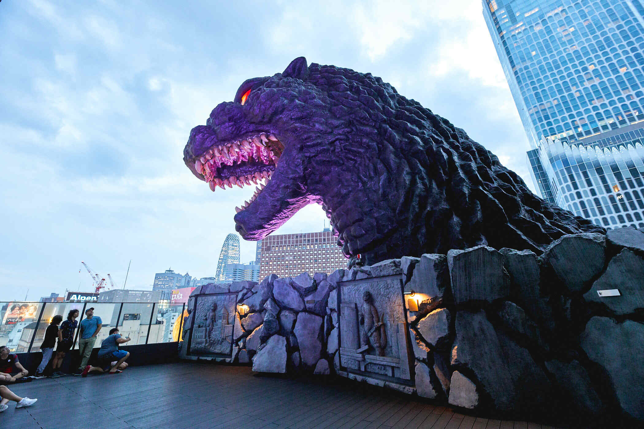 10 Amazing Things to Do in Shinjuku at Night (Tokyo Nightlife Guide)