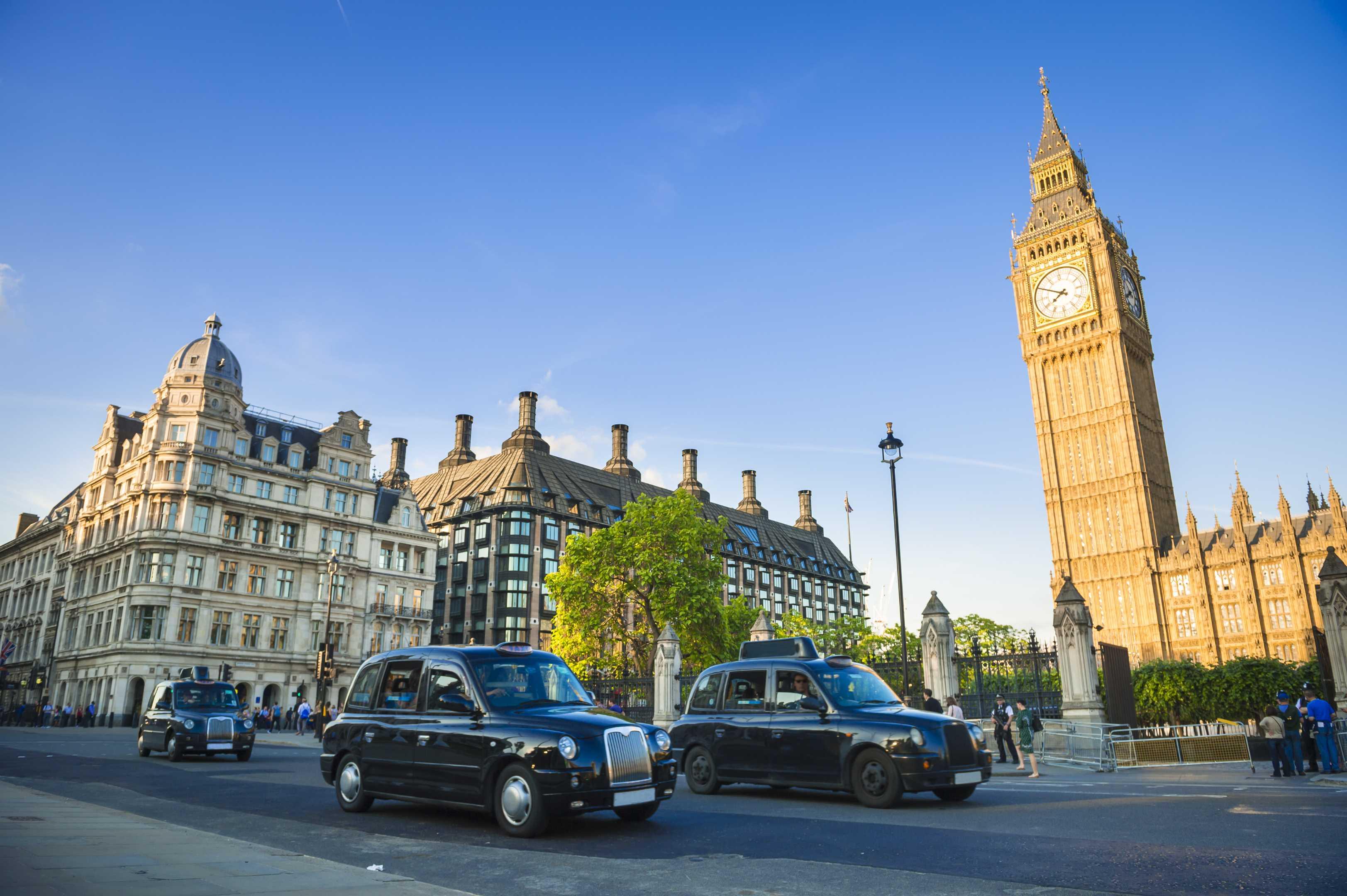 🚆 Getting Around England: A Local Transportation Guide for Travelers