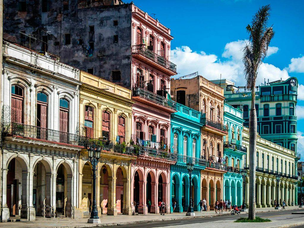 Old Havana Time Capsule: The Ultimate Vintage Cuba Travel Experience