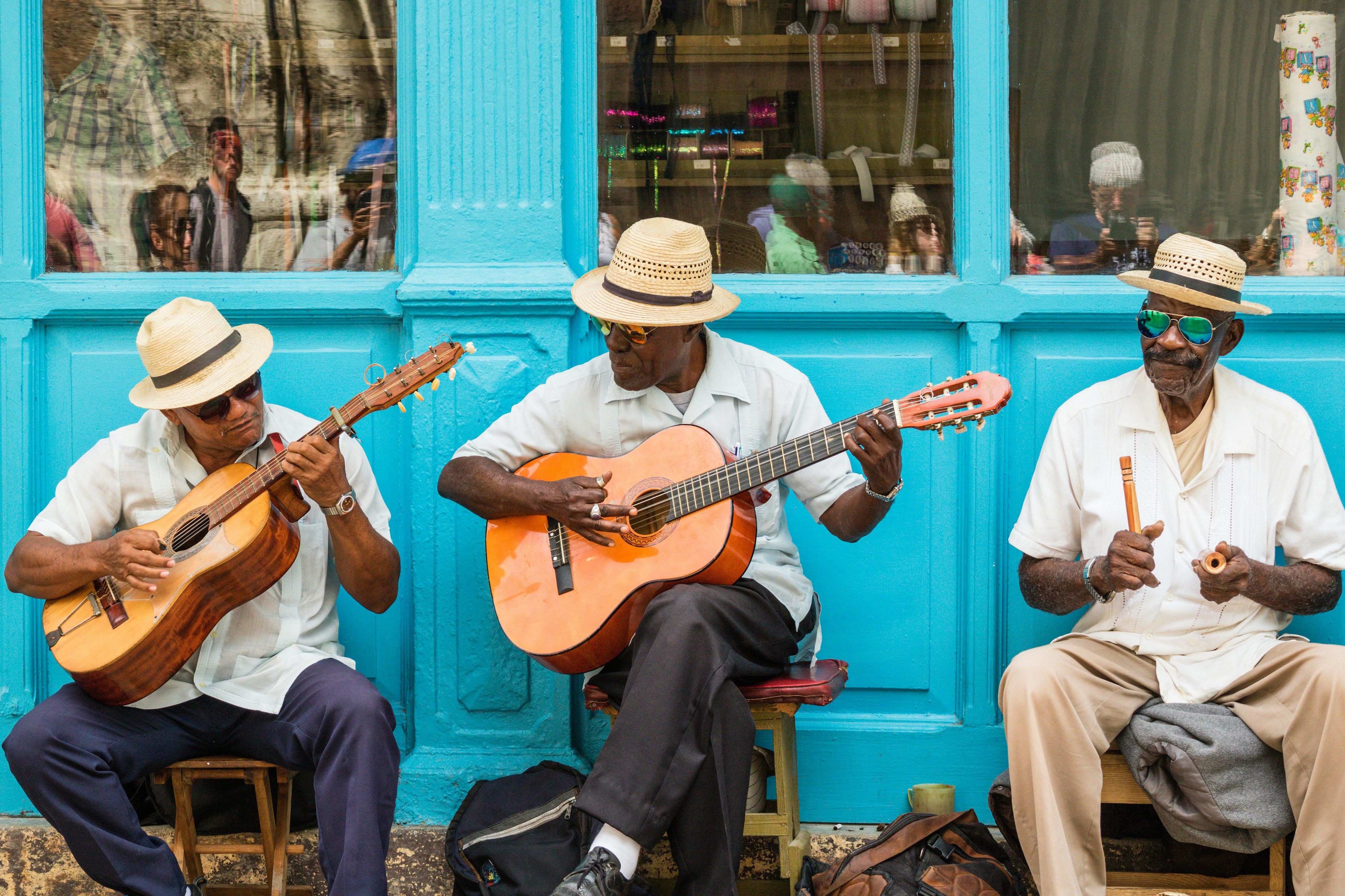 Old Havana Time Capsule: The Ultimate Vintage Cuba Travel Experience