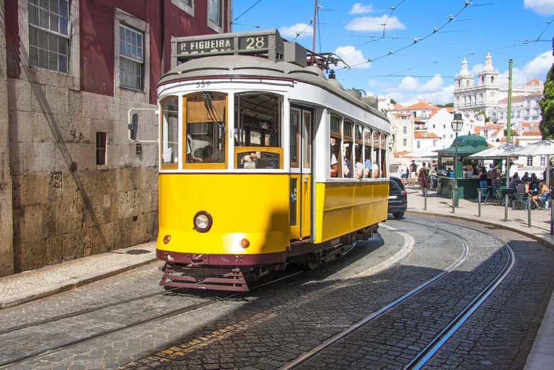 10 Travel Budget Breakdowns for Popular Destinations in 2026