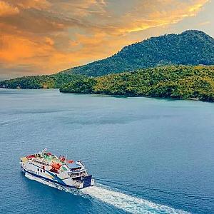 Indonesia Travel Etiquette & Cultural Tips: A Respectful Guide for First-Time Visitors