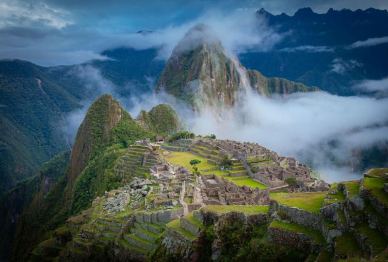 10 Once-in-a-Lifetime Travel Experiences Worth Flying Around the World For